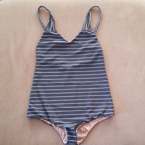 XSOLDX Acacia one piece